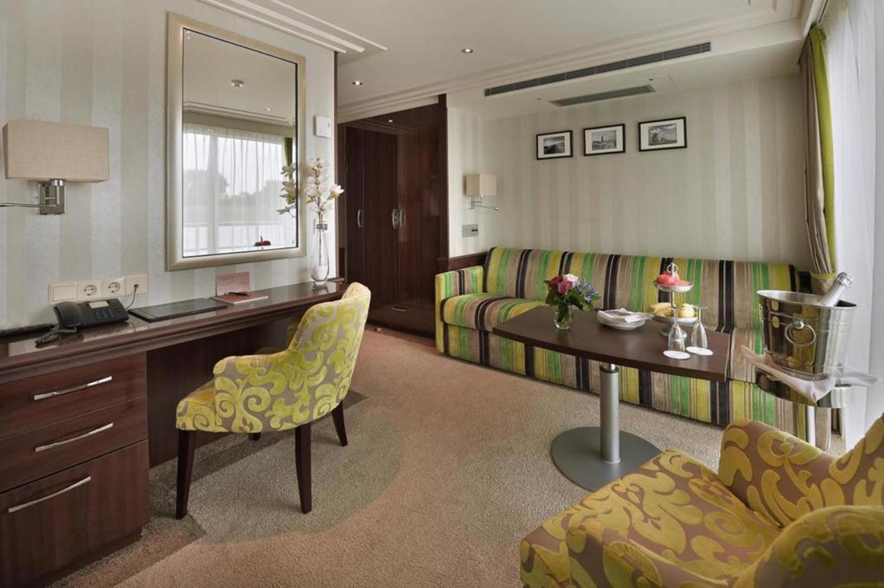 Fairtours Hotelschiff Rembrandt Van Rijn*** Koeln Botel *