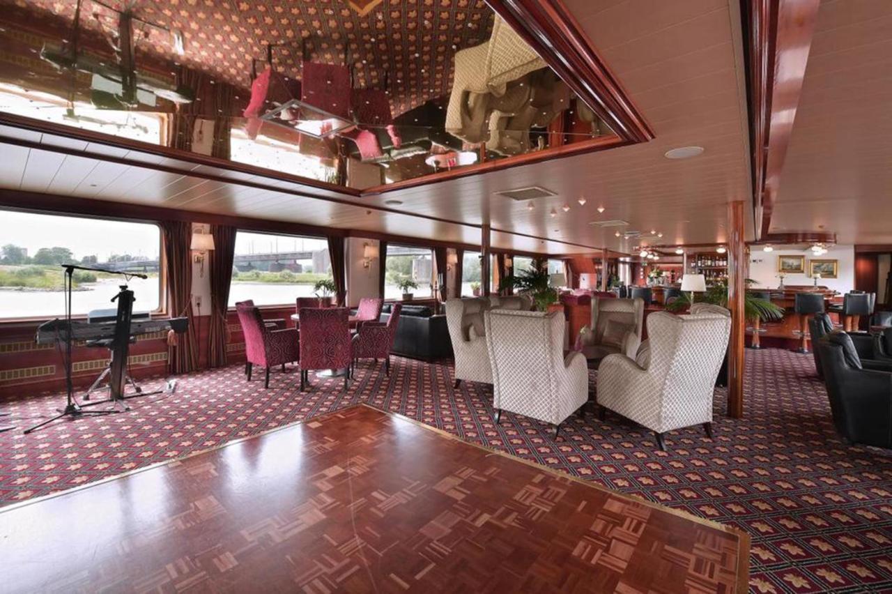 Botel Fairtours Hotelschiff Rembrandt Van Rijn*** Koeln *