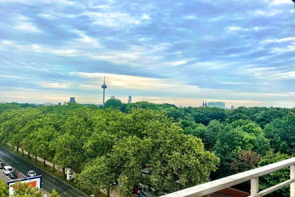 2 Zimmer Apartment Mit Blick Auf Den Koelner Dom Apartment Cologne