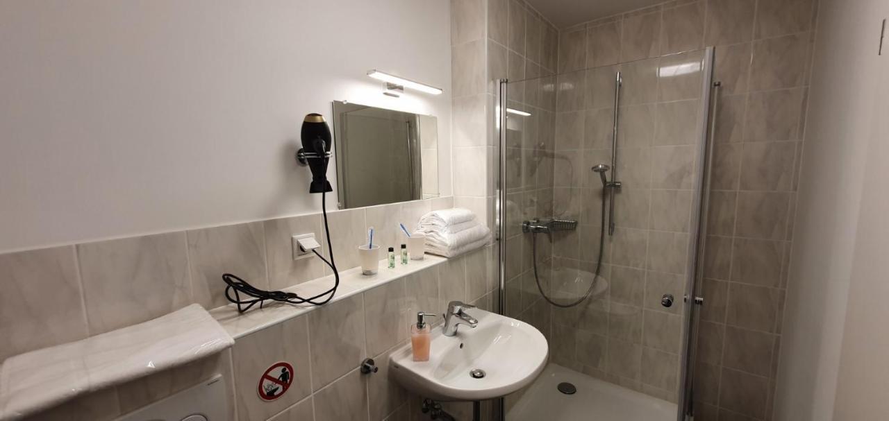 New City Rooms *