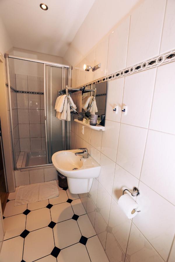 Hotel Restaurant Zagreb 2*