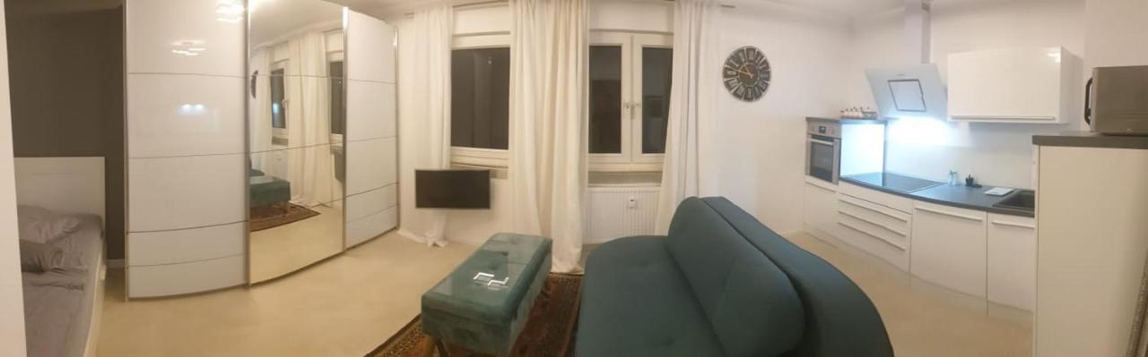 Mit Schoener, Moderner Einrichtung * Cologne