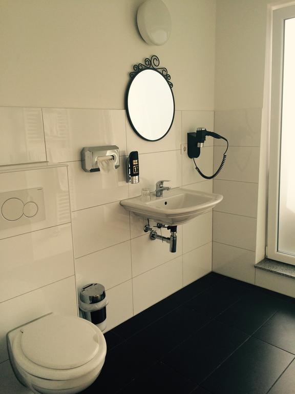 Cara Hotel 3*