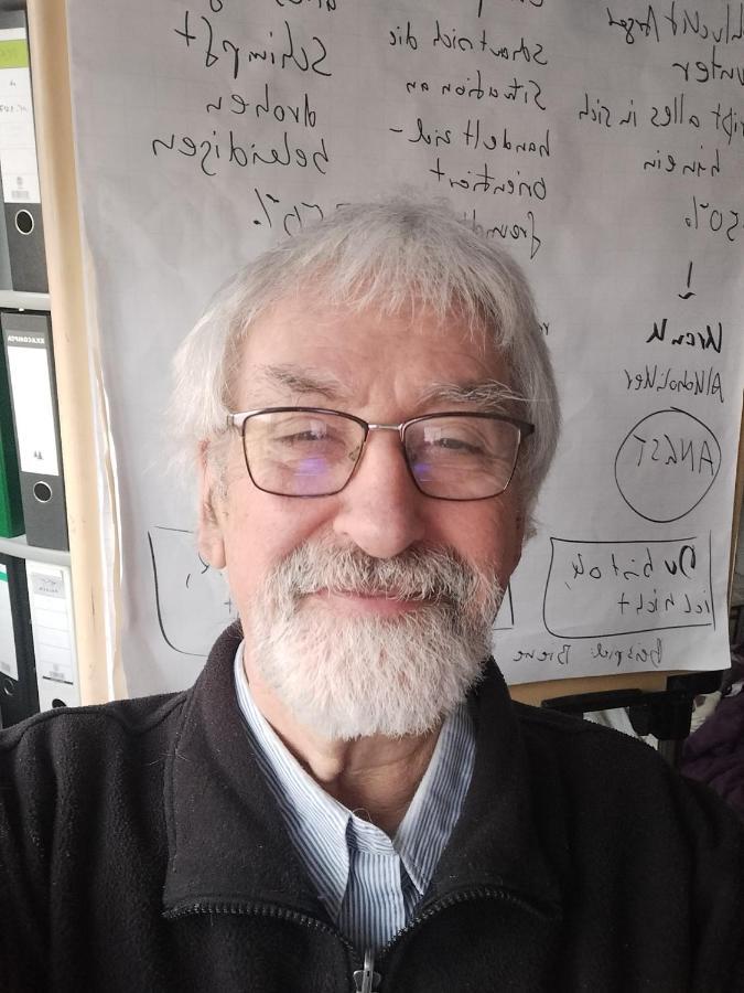 Ein Offenes Kompetentes Ohr * Colónia