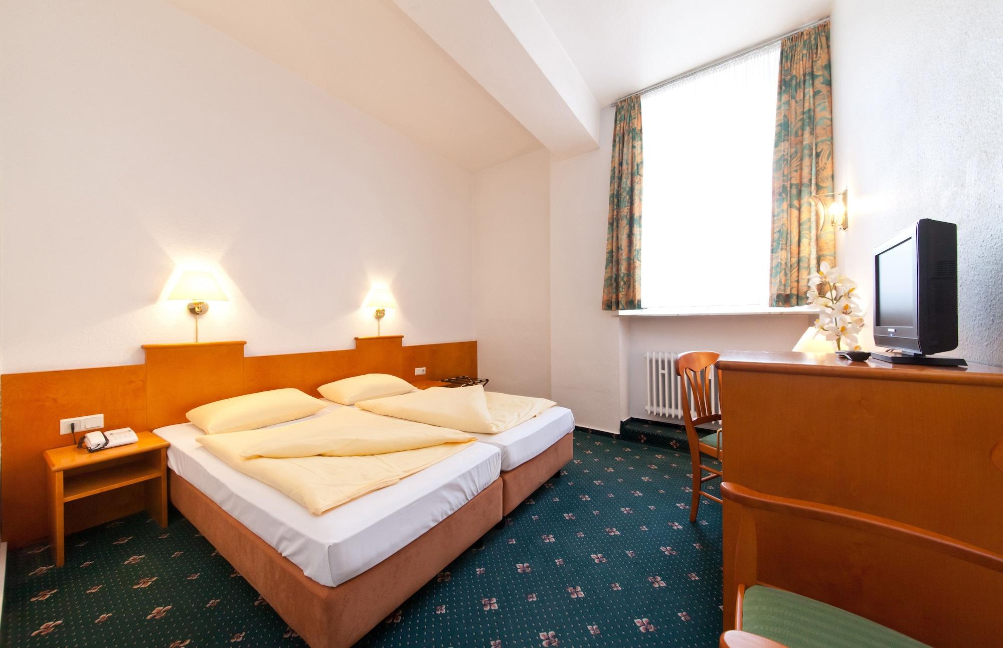 Ahl Meerkatzen Hotel 3*
