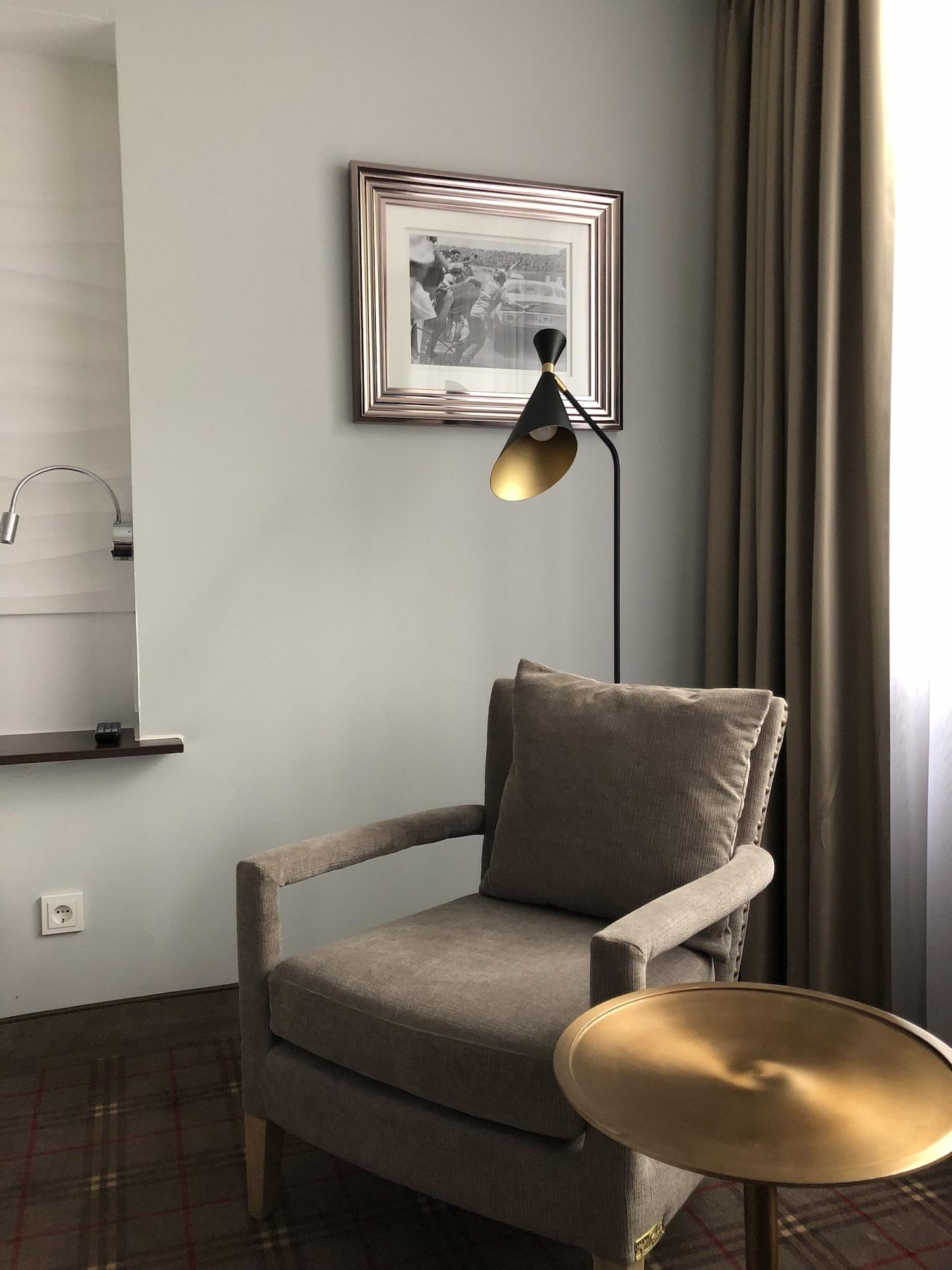 The Ascot Hotel