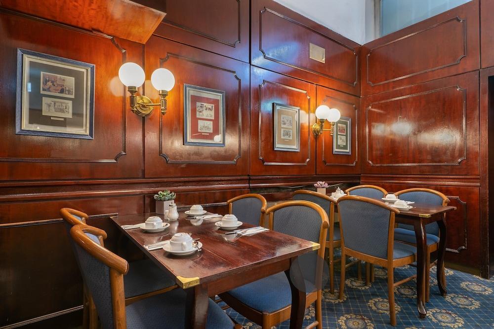 Hotel Novum Leonet Altstadt 3*