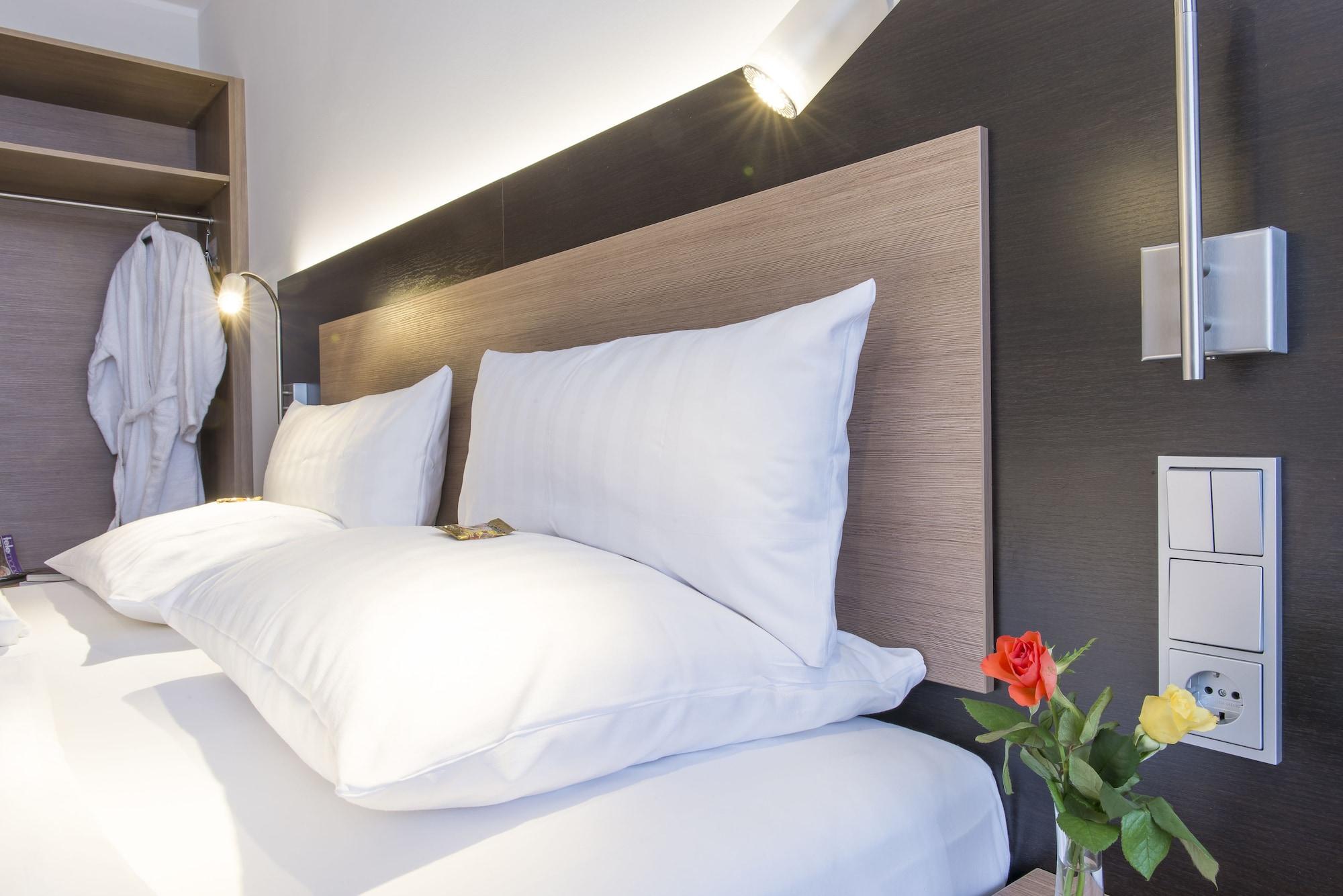 Astor & Hotel Kolonia