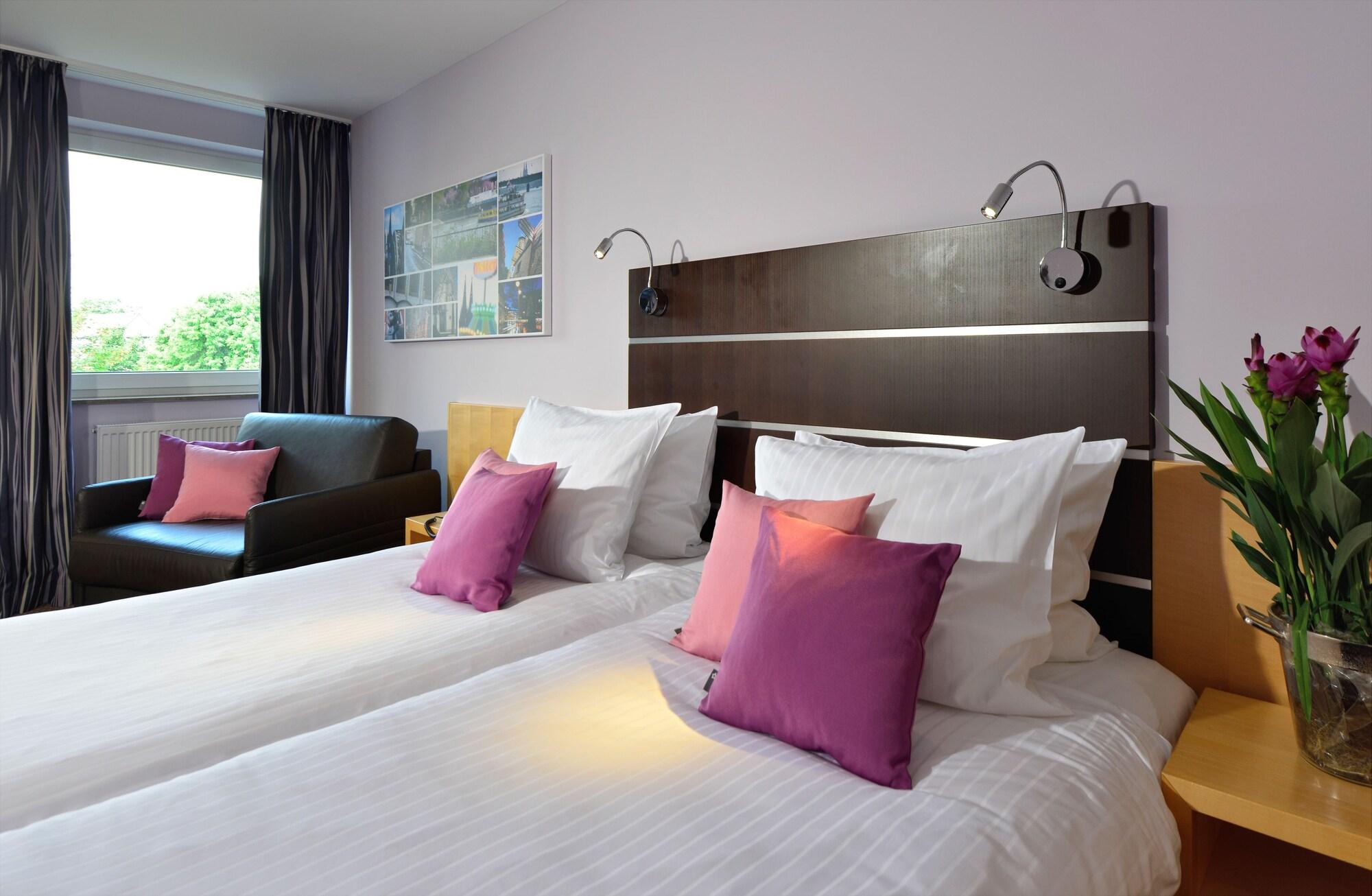 Uhu Garni 3* Cologne