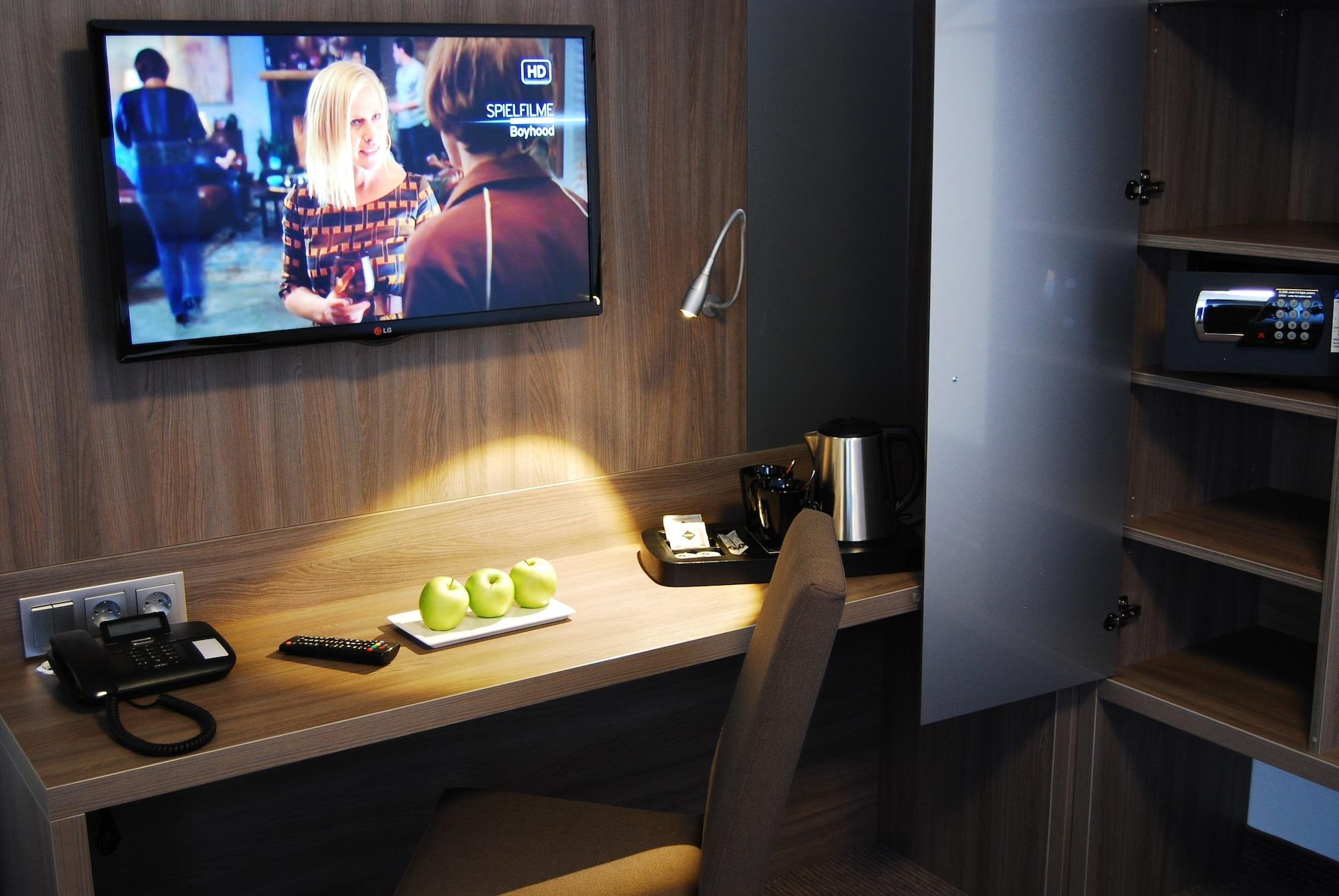 Hotel Dom Am Roemerbrunnen 3*