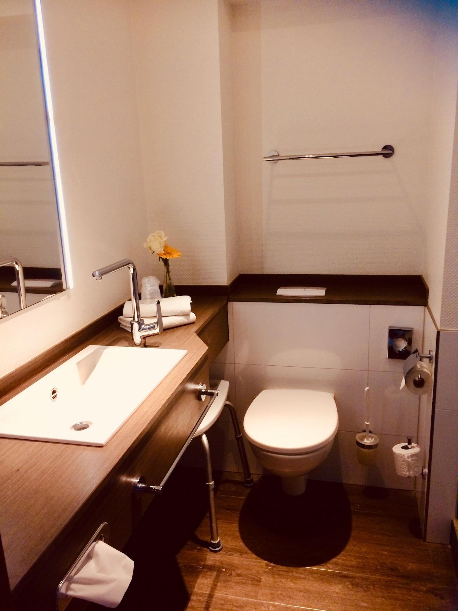 Triton 3* Cologne