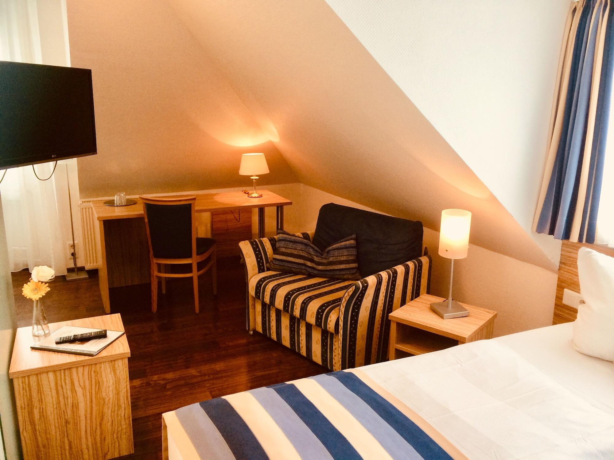 Triton Hotel 3*