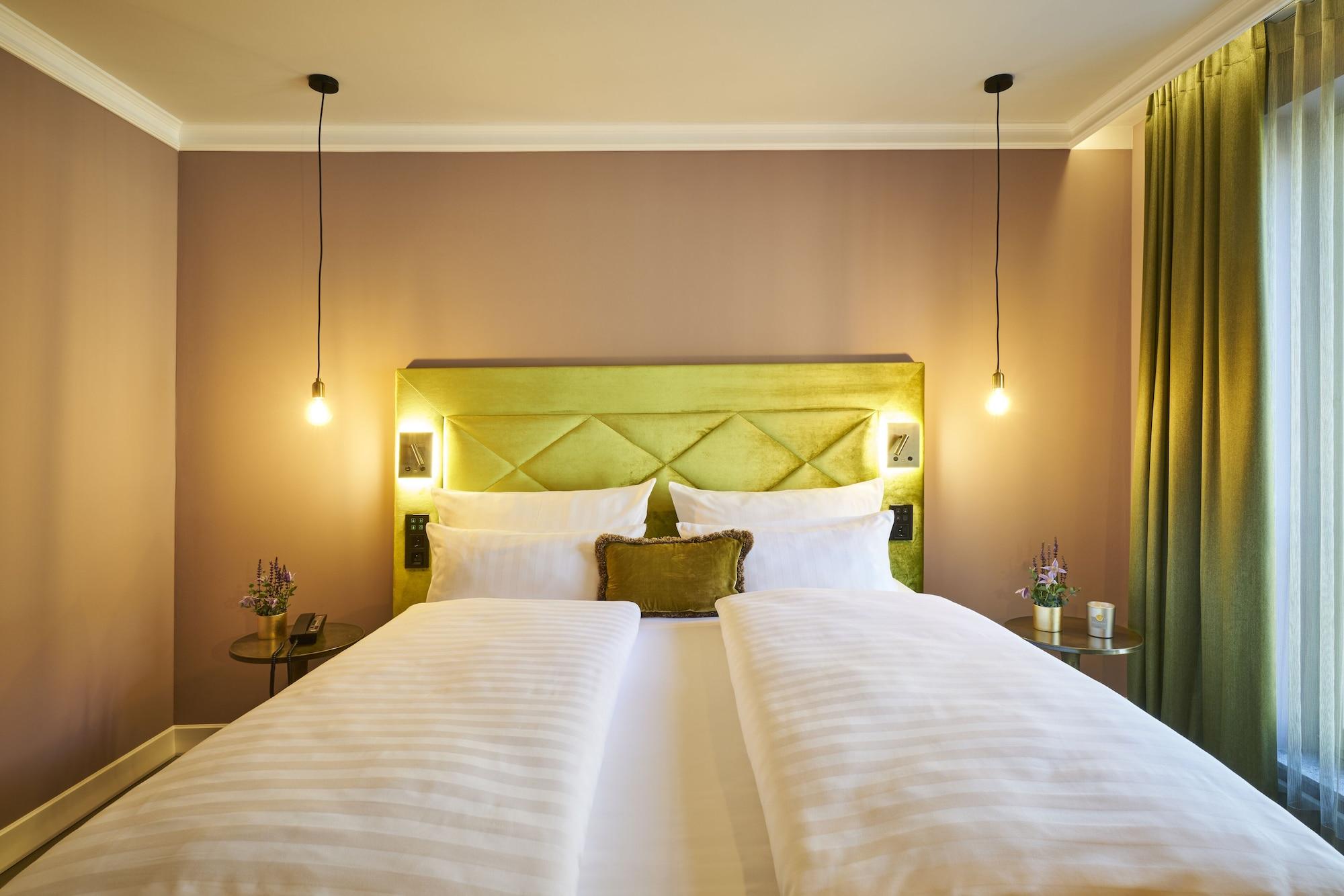Classic Harmonie Hotel 3*