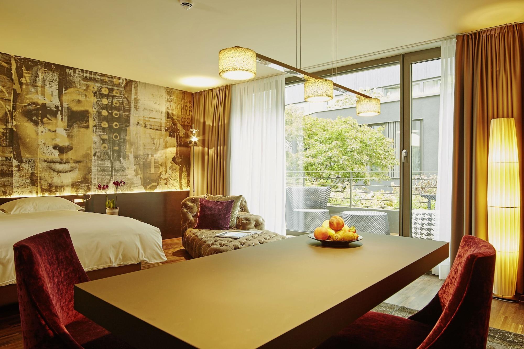 Savoy Colonia