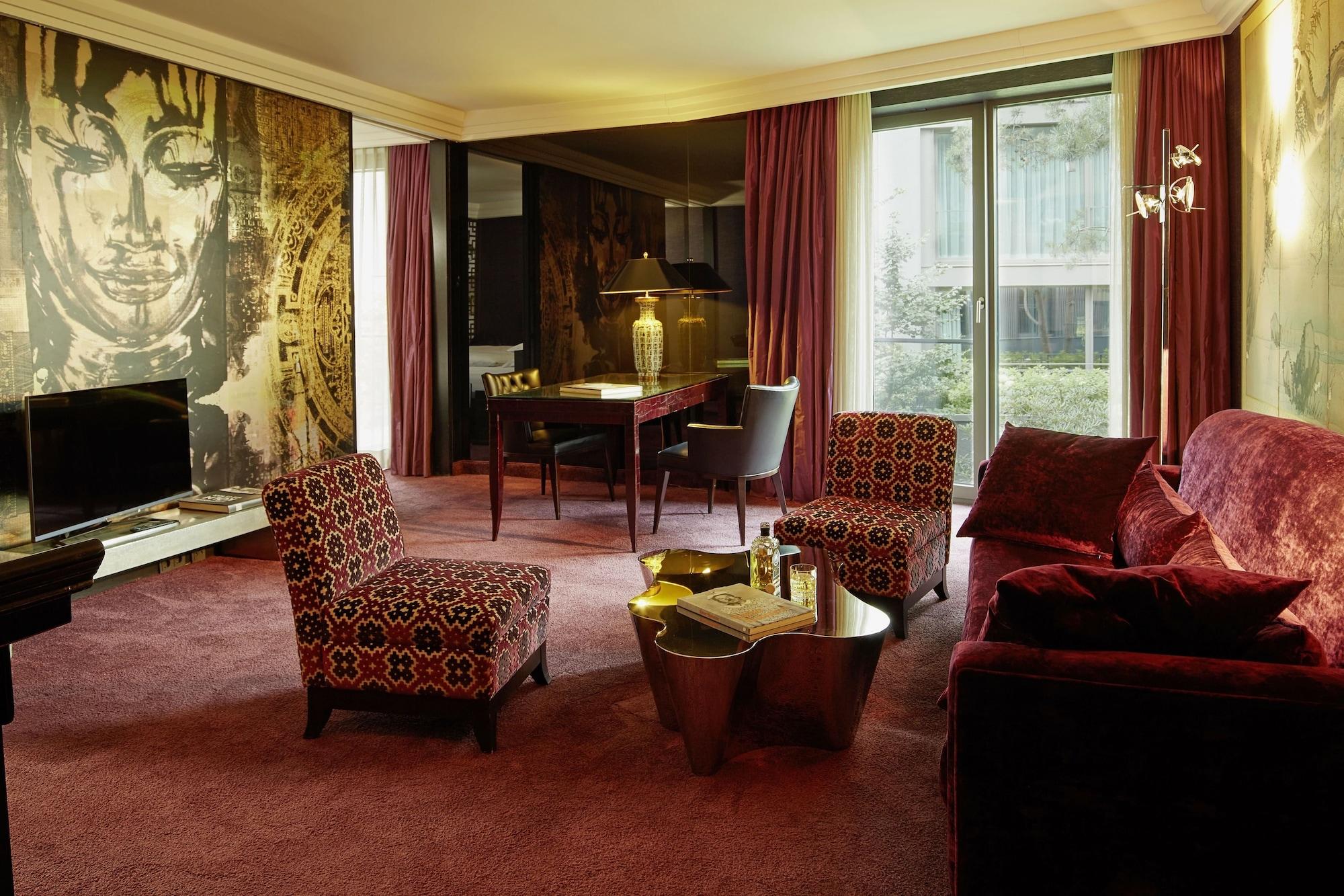 Hotel Savoy