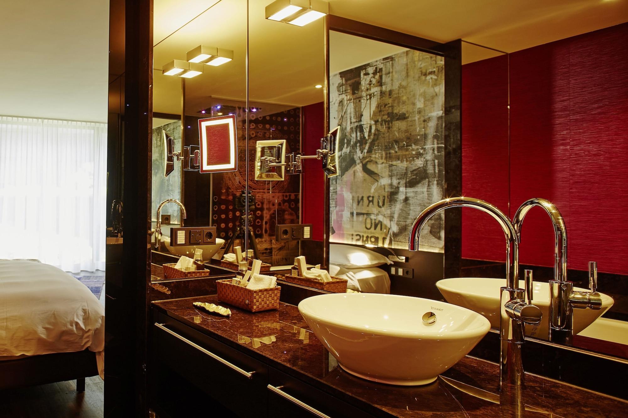 Savoy 4* Cologne