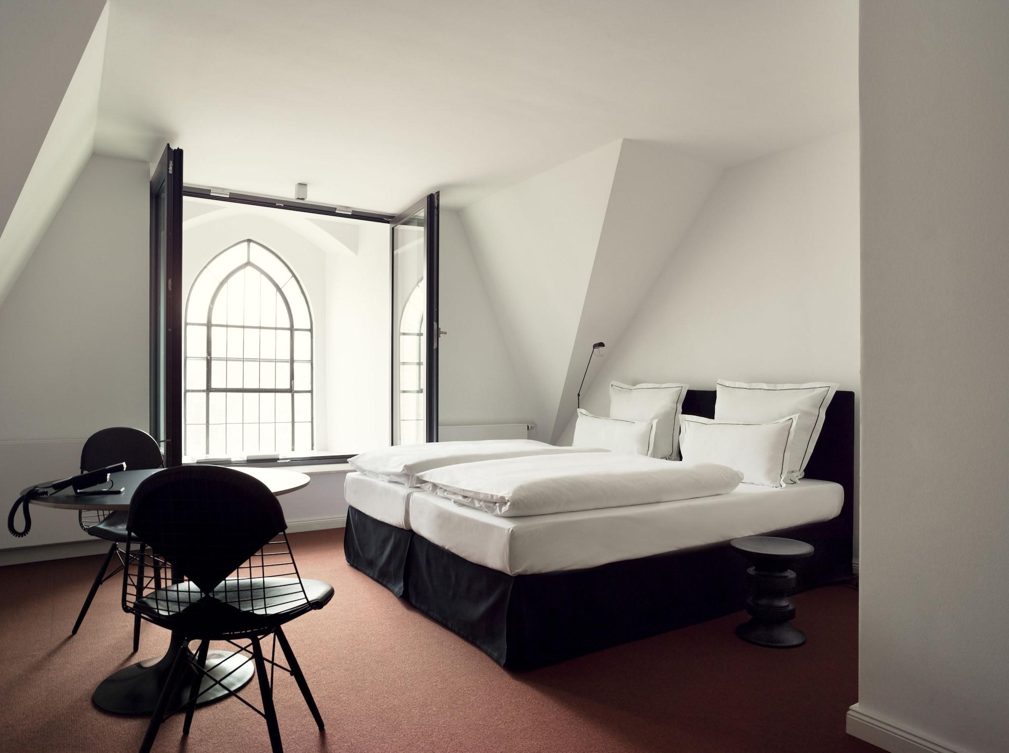 The Qvest Hideaway Hotel 4*