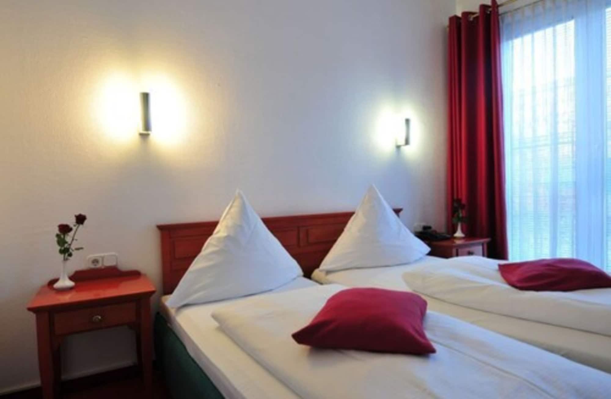 Hotel Cerano Am Dom Kolonia