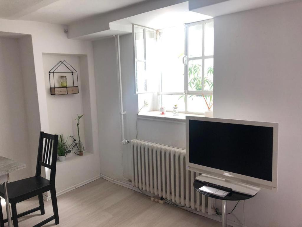 Appartement Bescheidene Untergeschoss In Guter Lage.