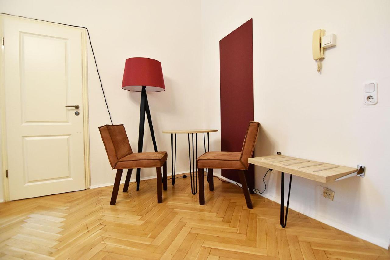 One In Apartment *