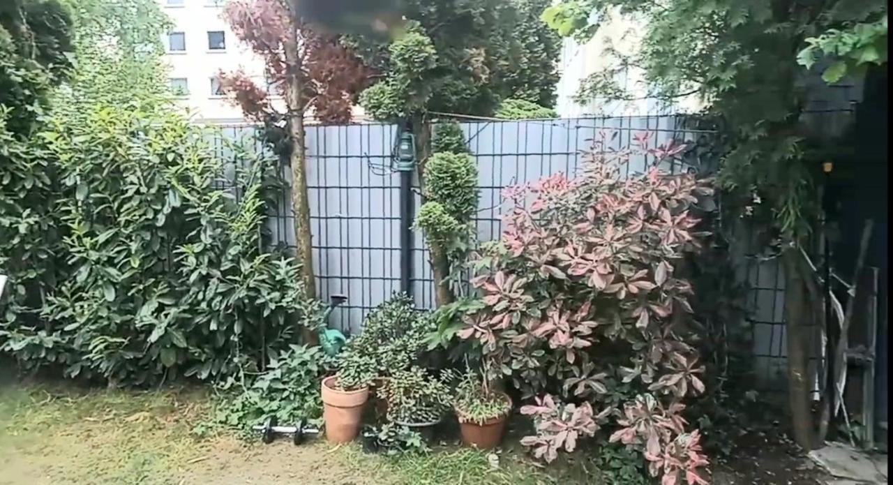 Private Bungalow Garden Cologne