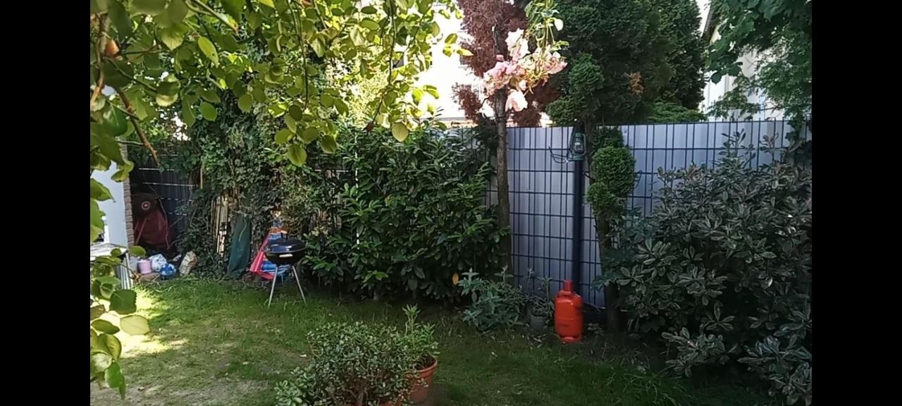 Private Bungalow Garden Cologne