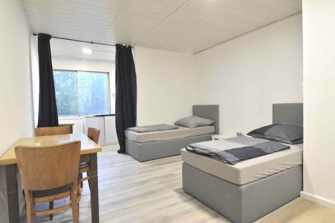 Monteurzimmer Mit Pantry-kueche In Apartment Cologne