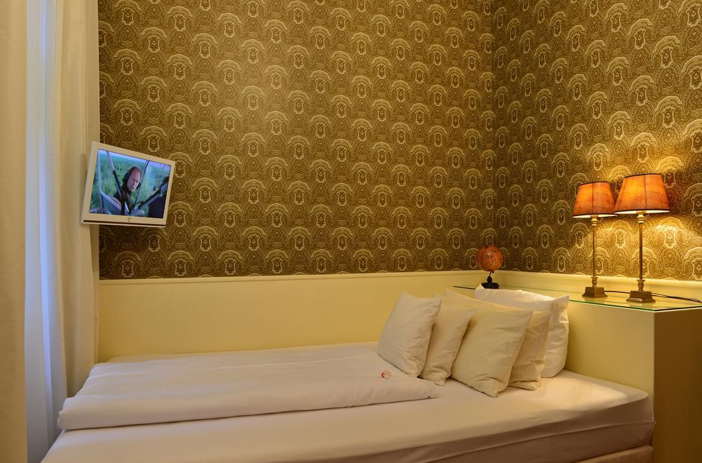 Domstern Hotel