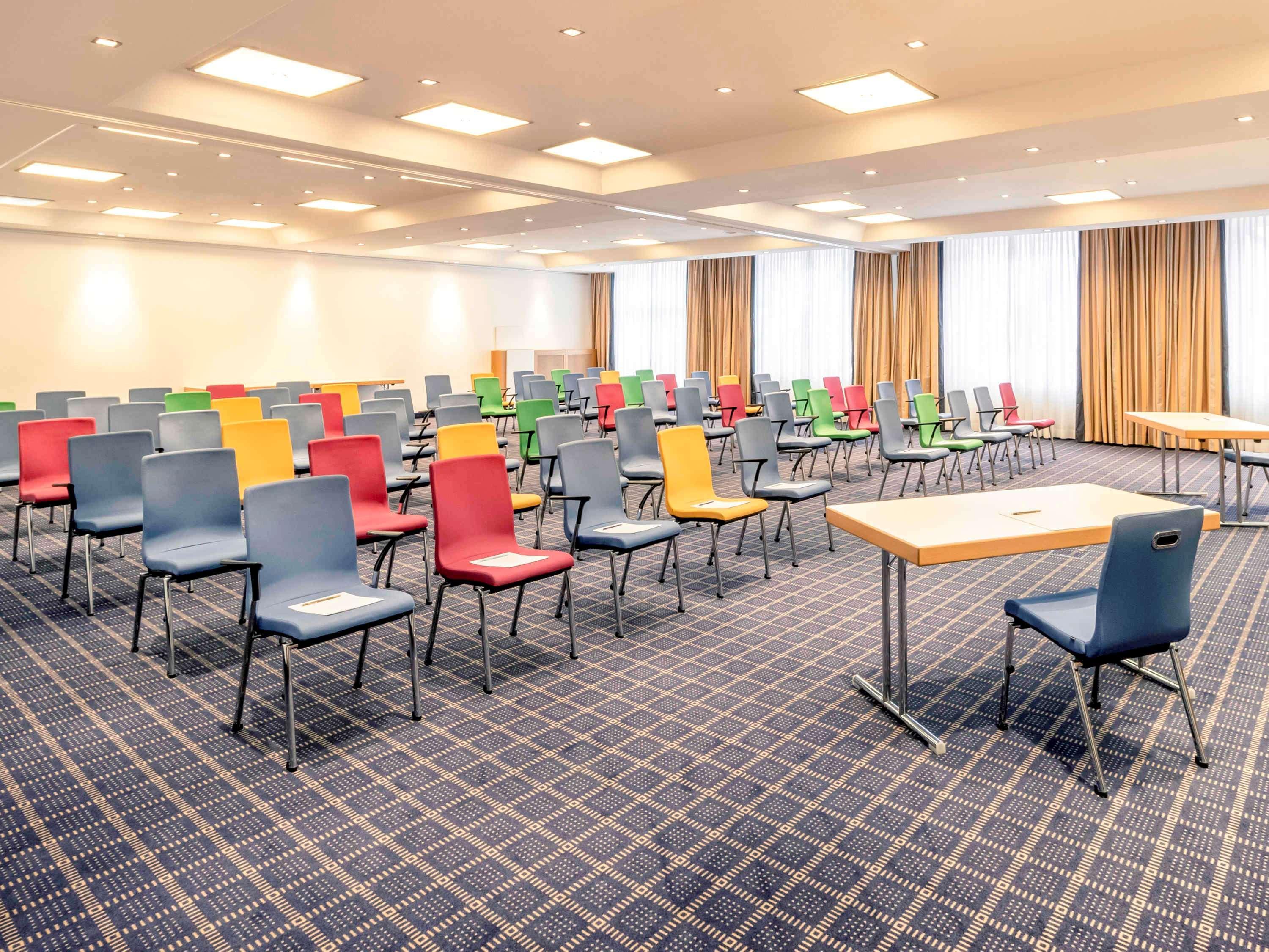 Mercure Friesenstrasse Hotel 4*