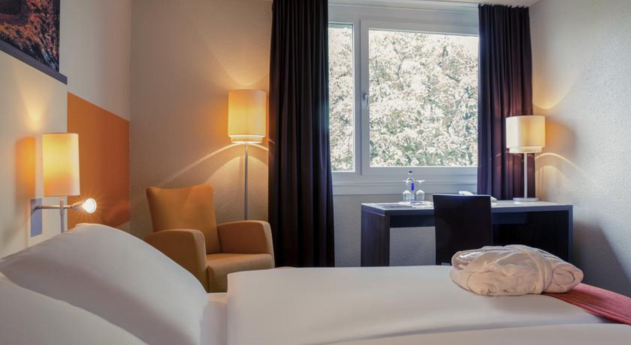 Hotel Mercure West