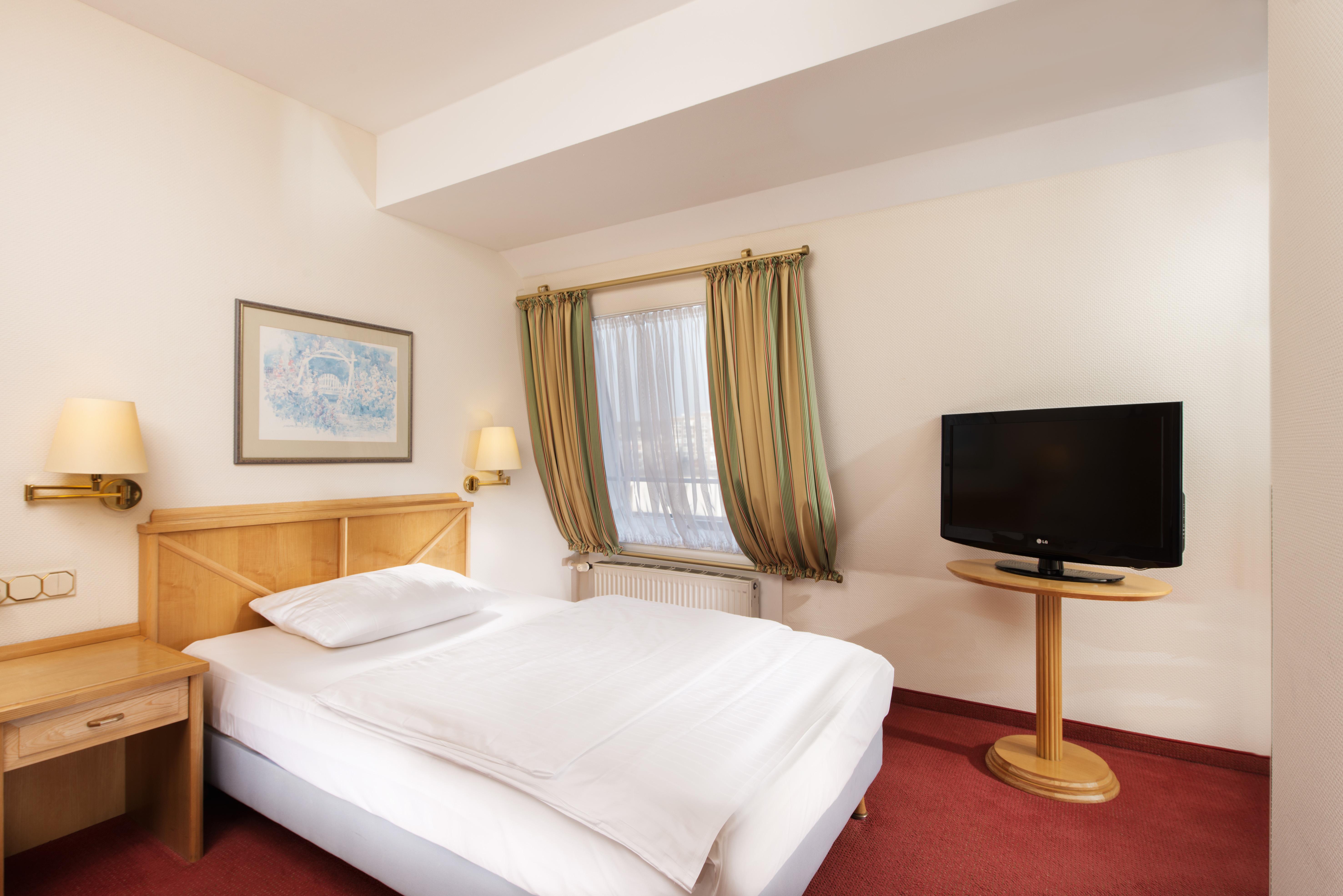 Tryp By Wyndham Centre 4*