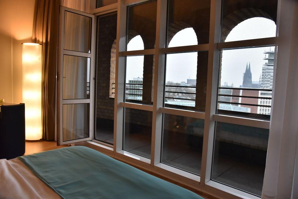 Hotel Wasserturm Cologne, Curio Collection By Hilton Köln