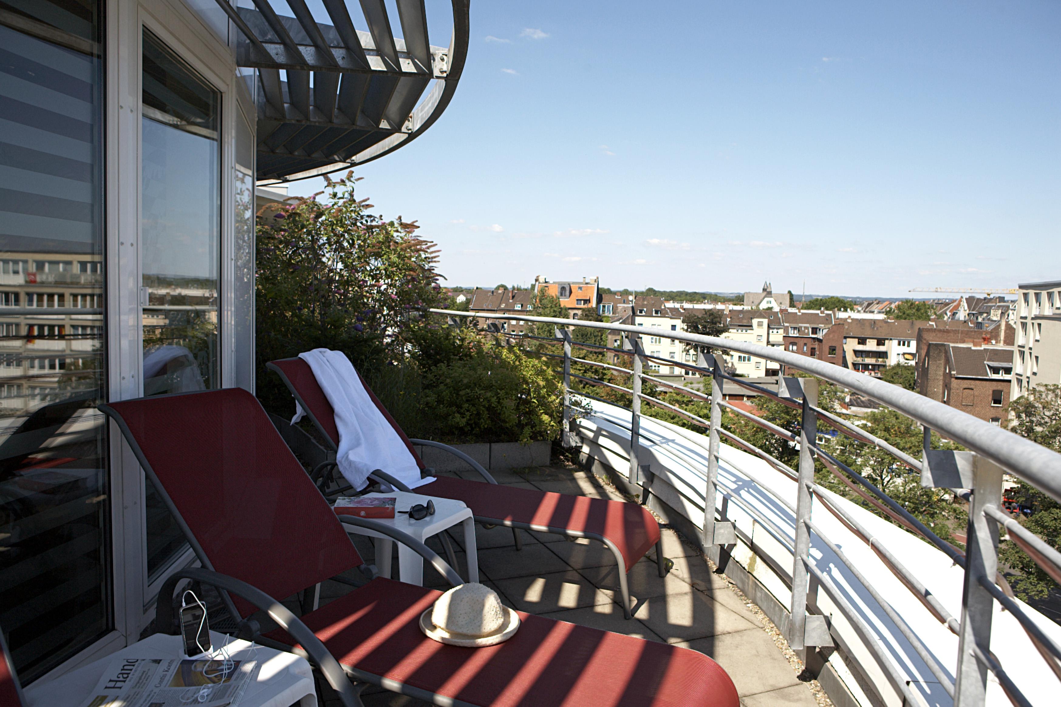 Hotel Plaza Premium Kolonia