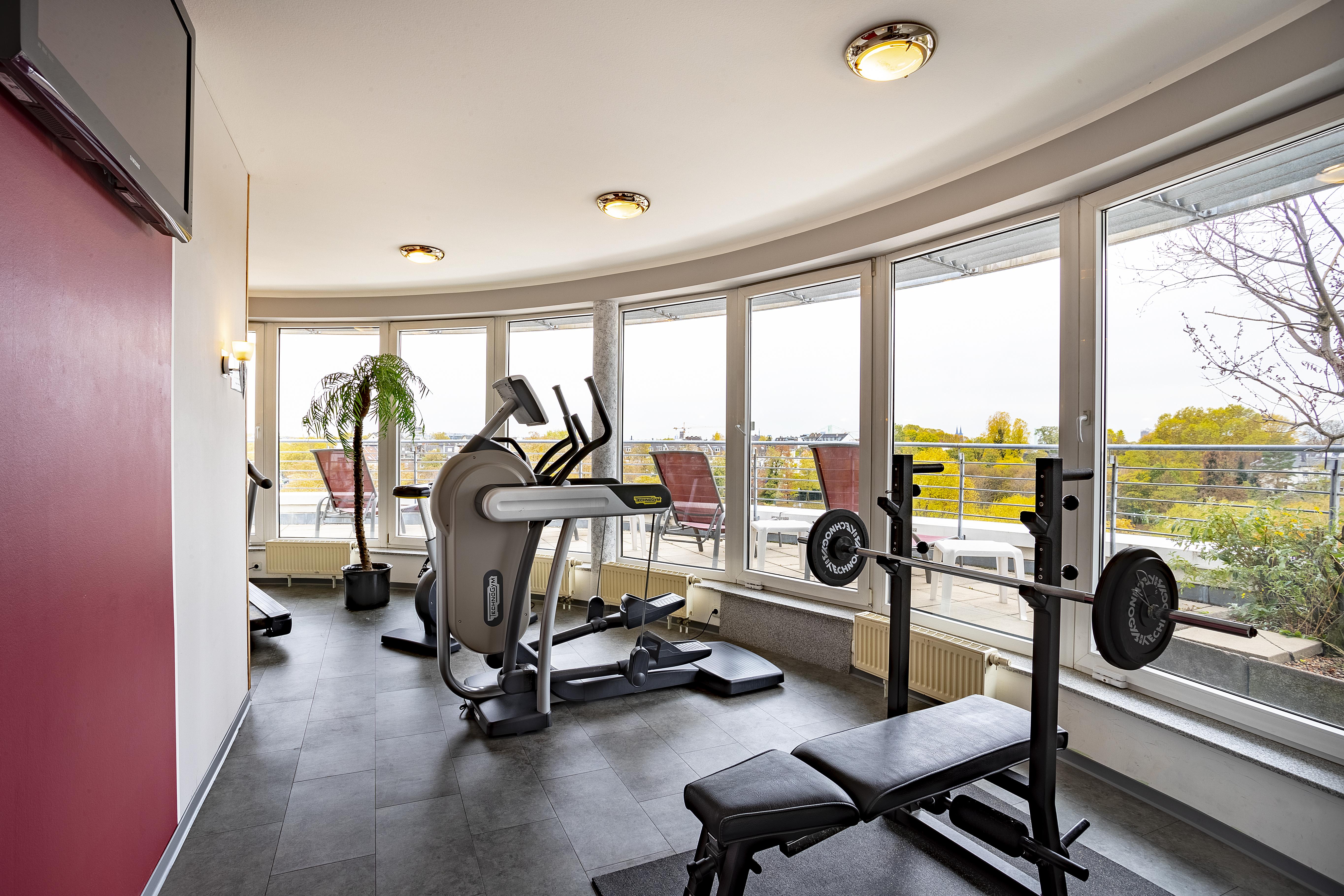 Plaza Premium Hotel Kolonia