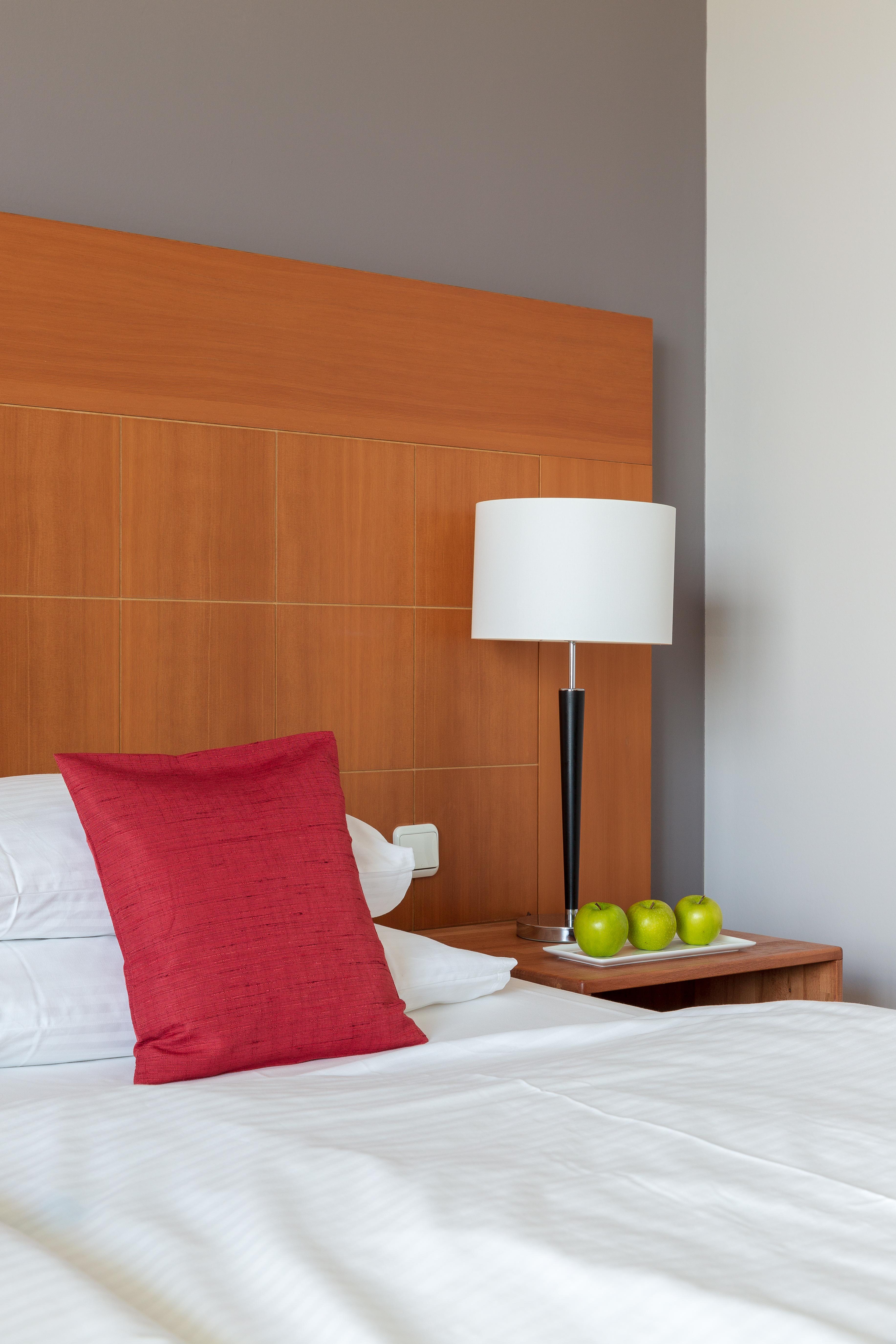 Plaza Premium Hotel Kolonia
