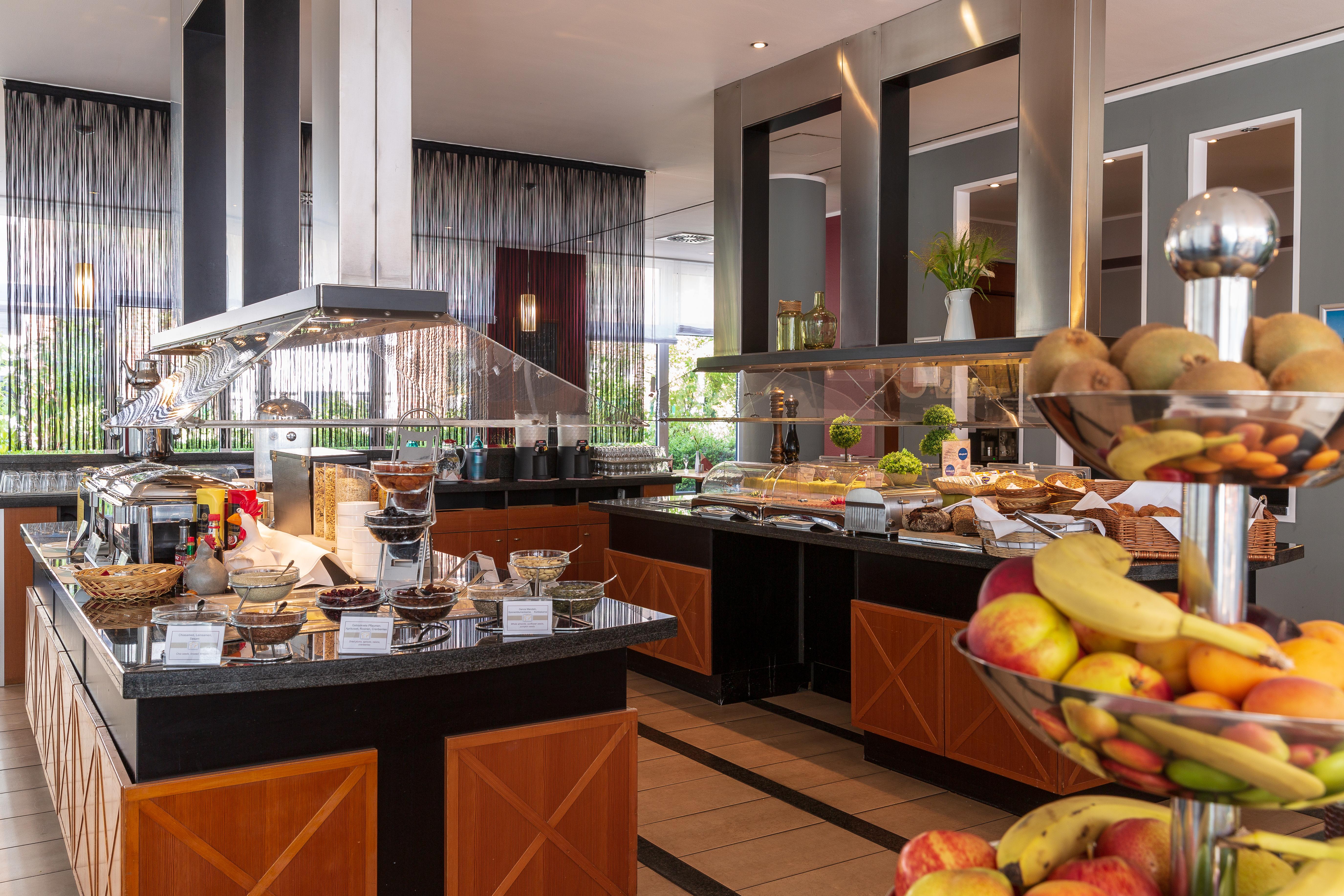 Hotel Plaza Premium 4*
