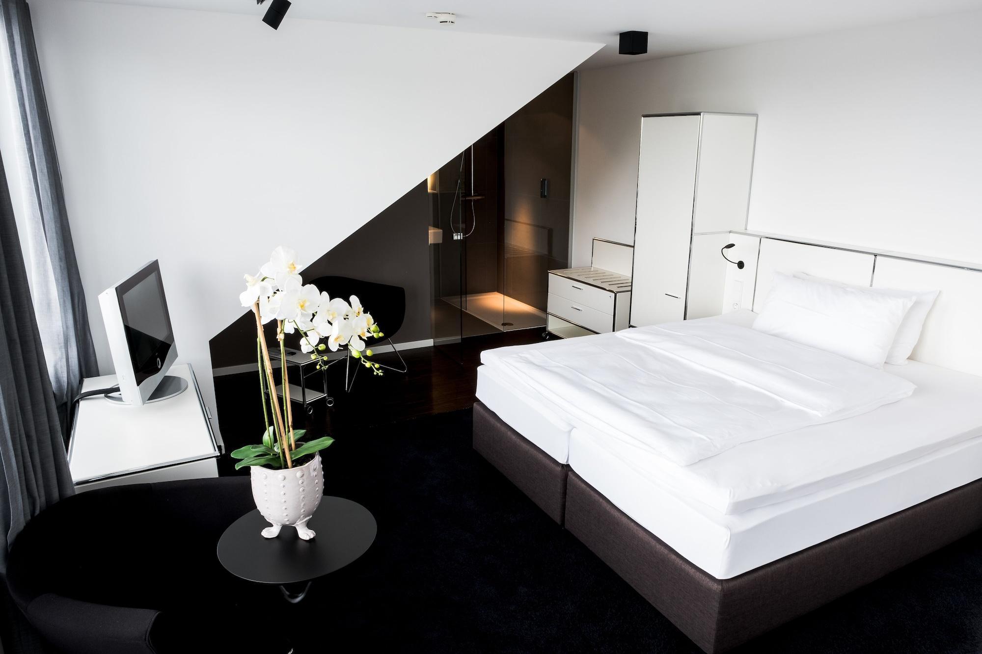 &repeat Koeln Airport 4*