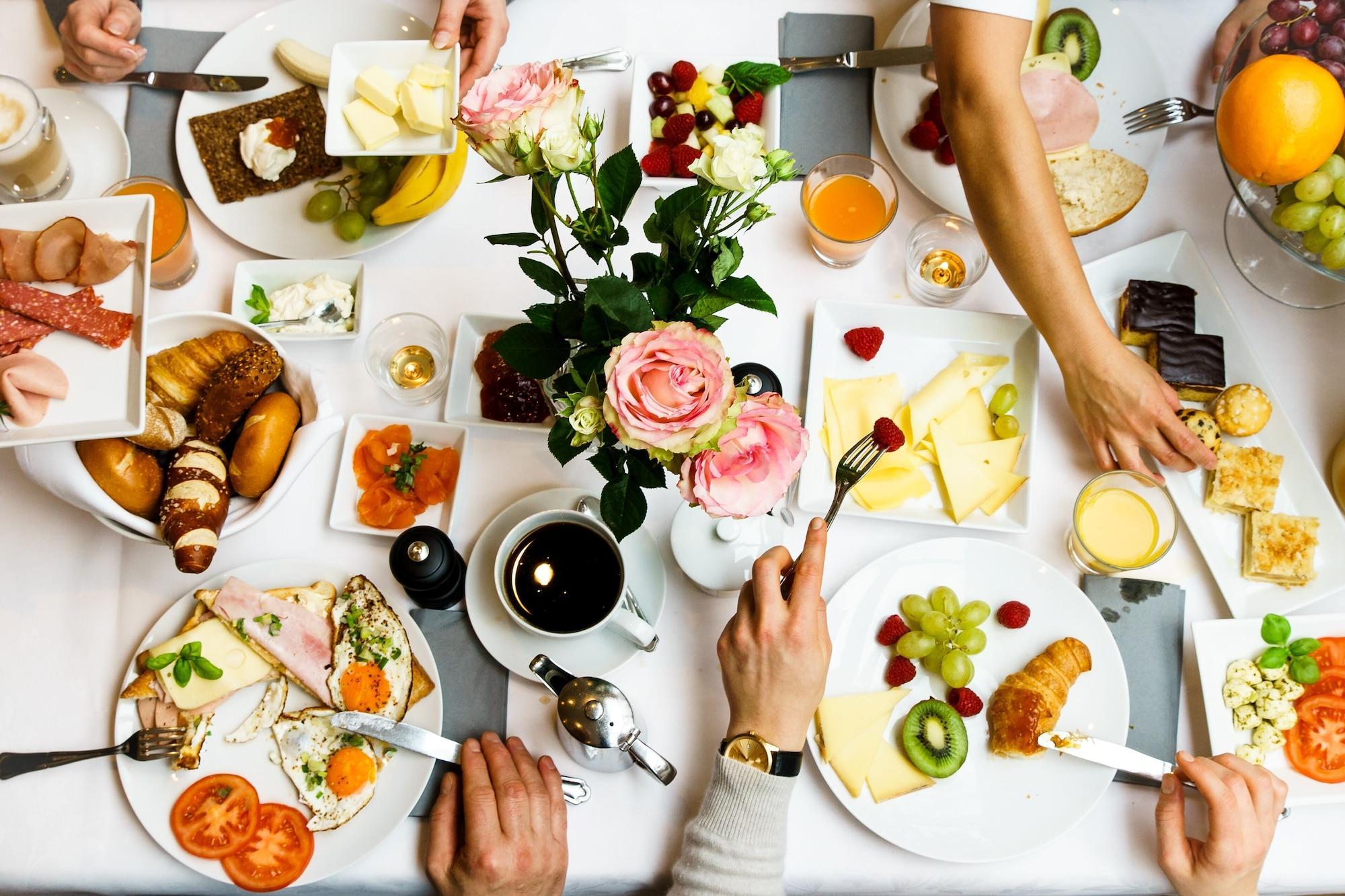 &repeat Koeln Airport Hotel 4*