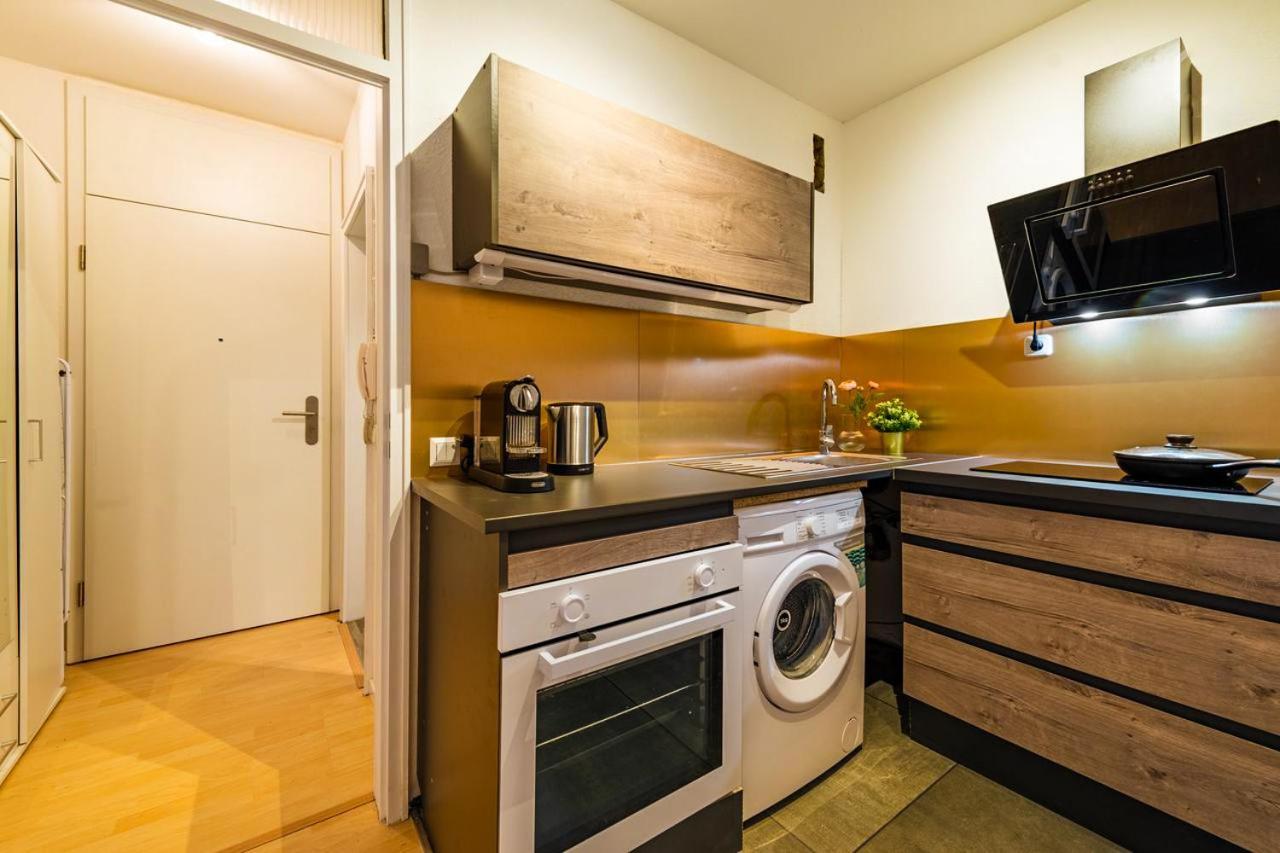 To Fair Apartment Cologne