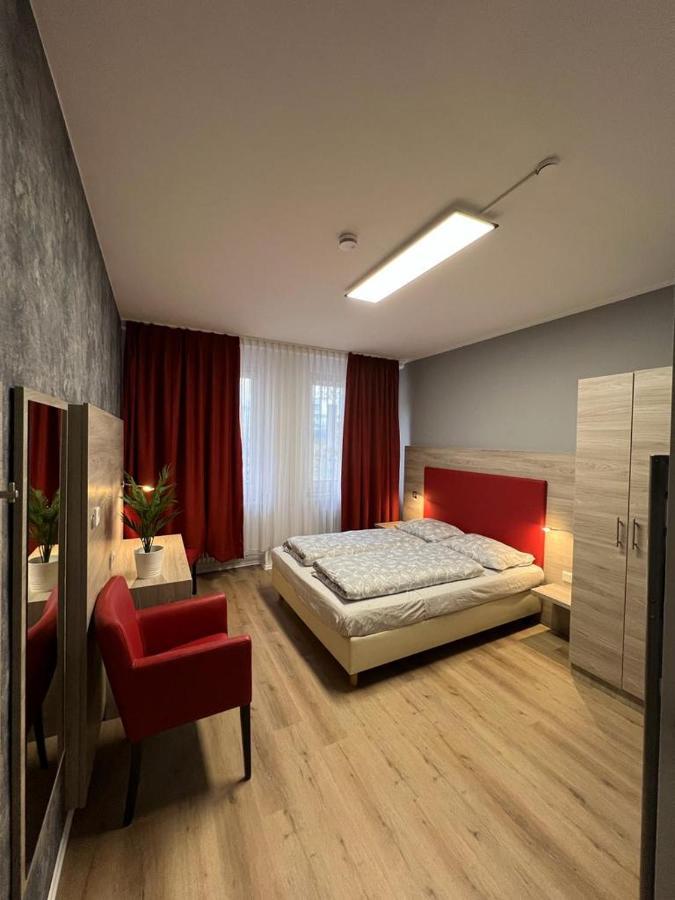 Black Sheep Hostel *