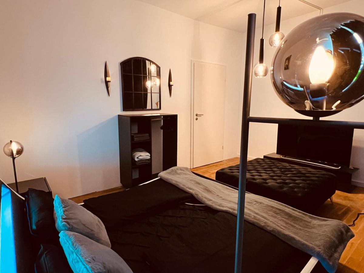 Bismarck Apartment *