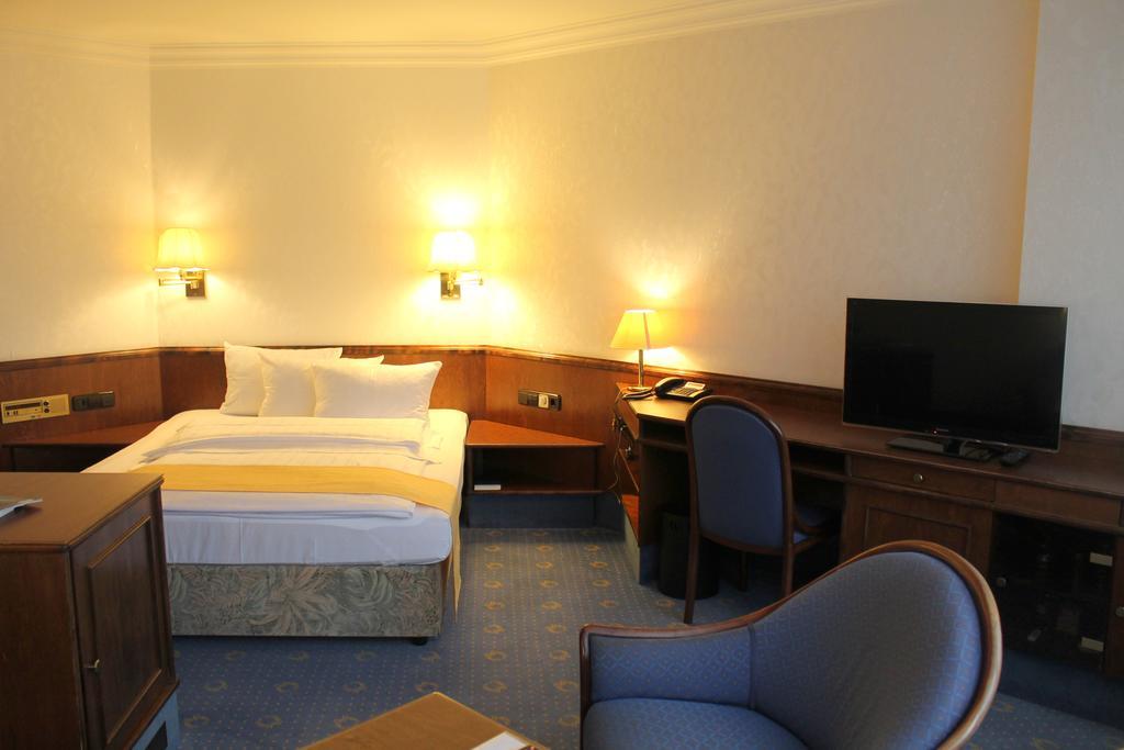Appartel Am Dom Hotel 4*
