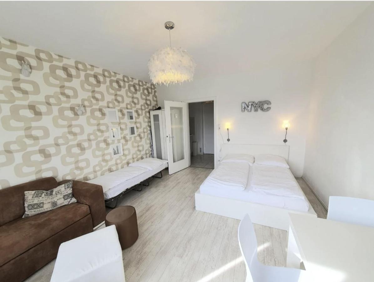 Apartment A-partment • Koeln- Mediapark *