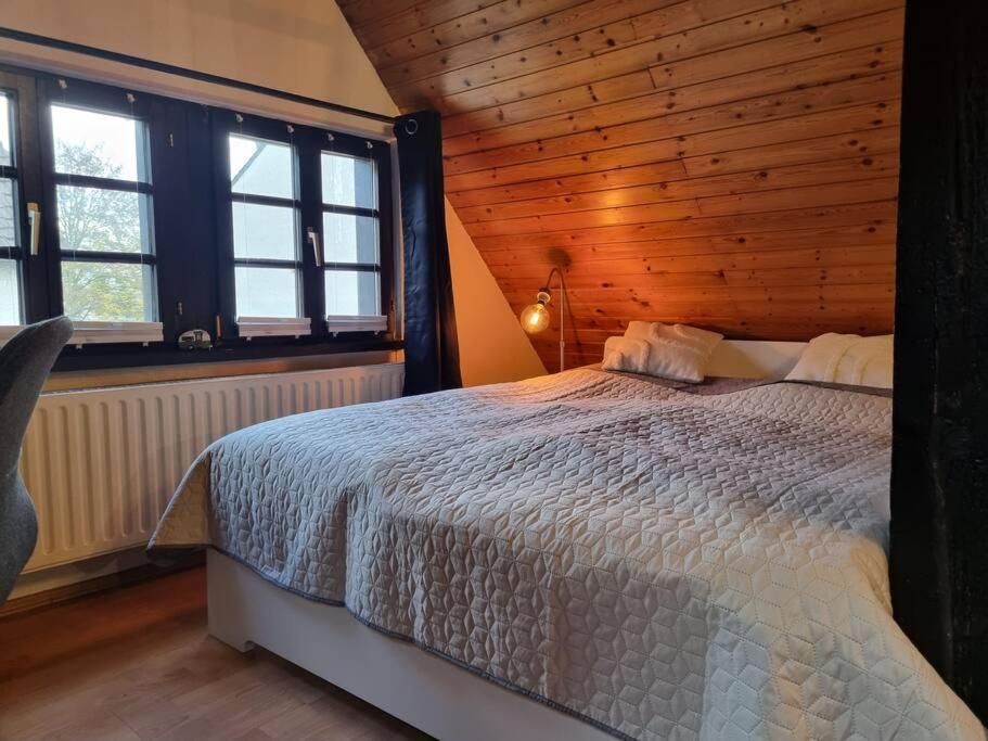 Altes Romantisches Fachwerkhaus In Rheinnaehe Auch Fuer Workation Geeignet Colonia