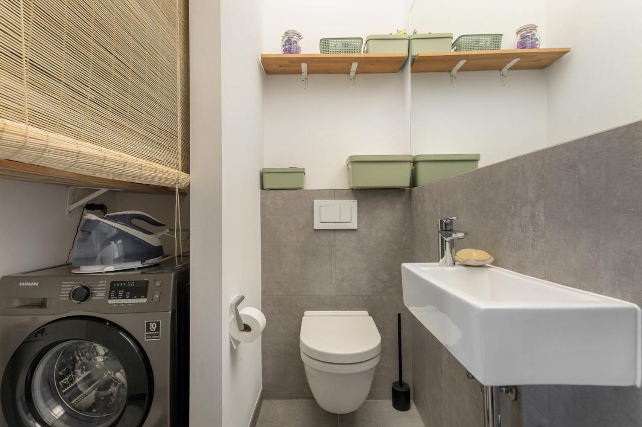 Luxury Duplex Townhouse With Garden/top Location *