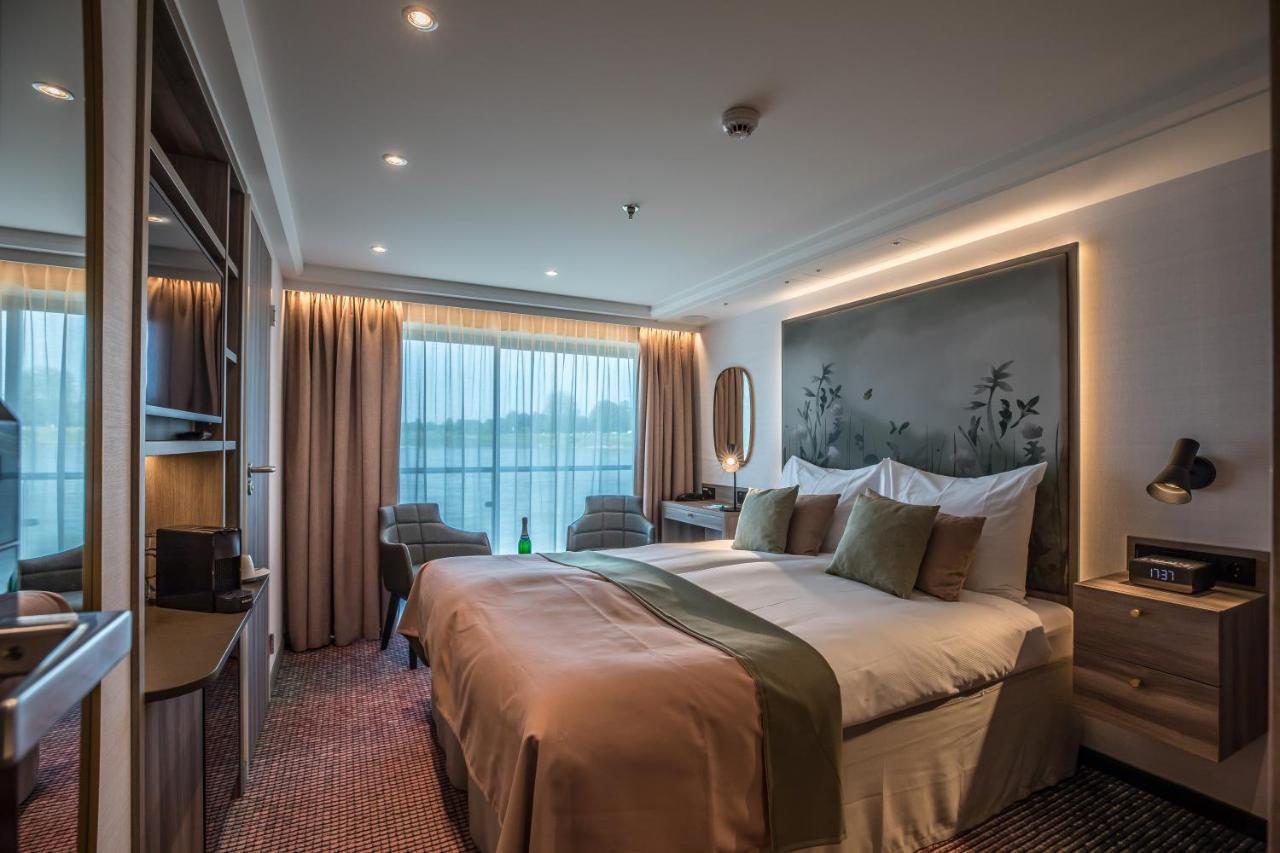 Fairtours Hotelschiff Antonia***** Botel Cologne