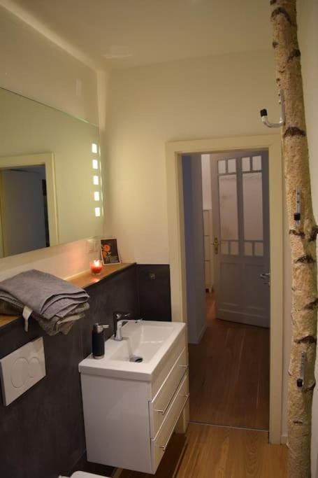 Apartment Hochwertige 4-zimmer-wohnung In Koln-sulz