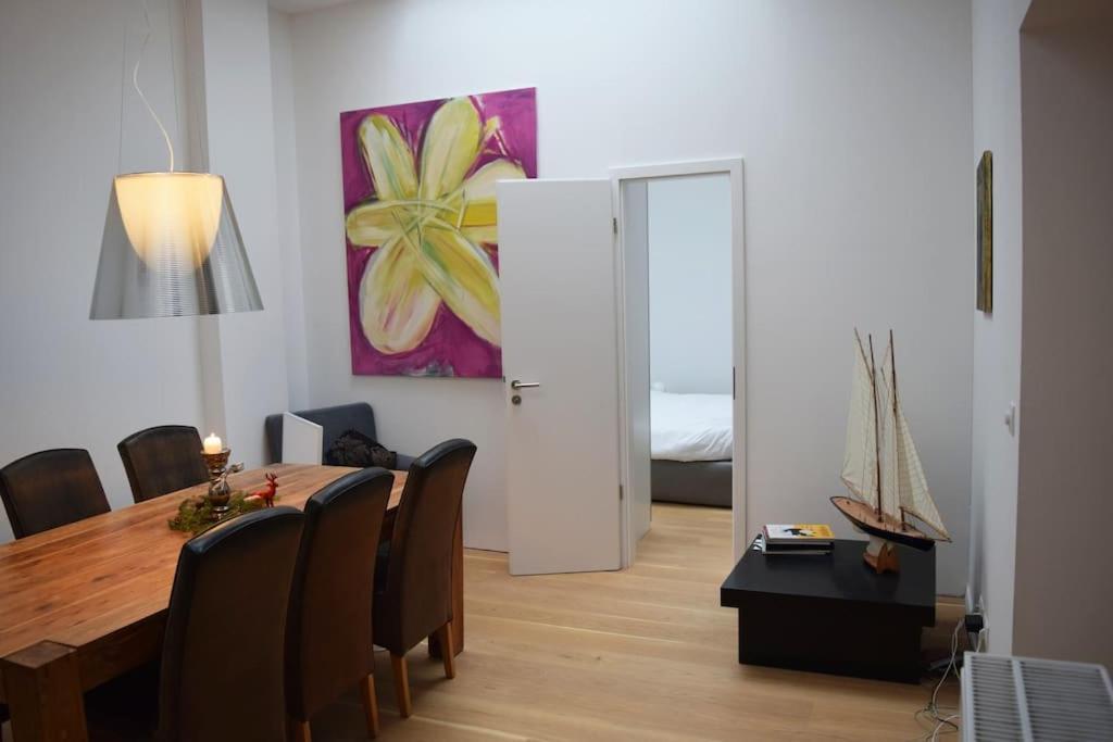 Hochwertige 4-zimmer-wohnung In Koln-sulz Apartment *