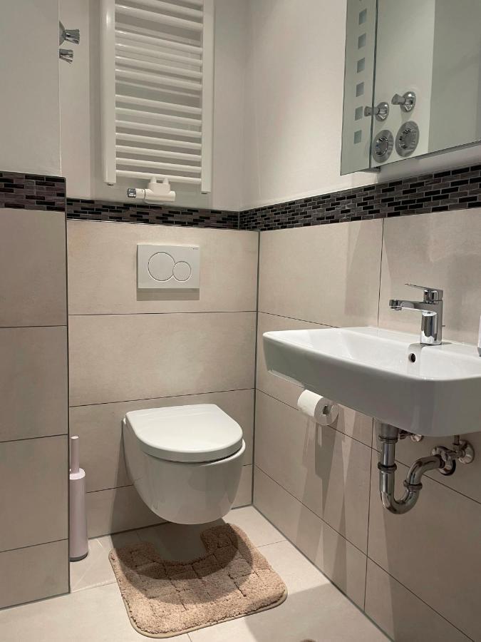 Sehr Zentral, Geraumiges, Helles Studio-apartment Keulen