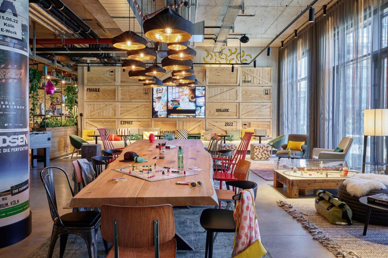 Moxy Muelheim Hotel Cologne